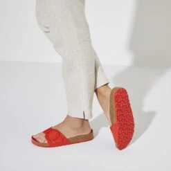 Birkenstock Madrid Big Buckle Natural Leather Patent 15 Birkenstock Madrid Big Buckle Natural Leather Patent -Birkenstock 1024272 f closeup f